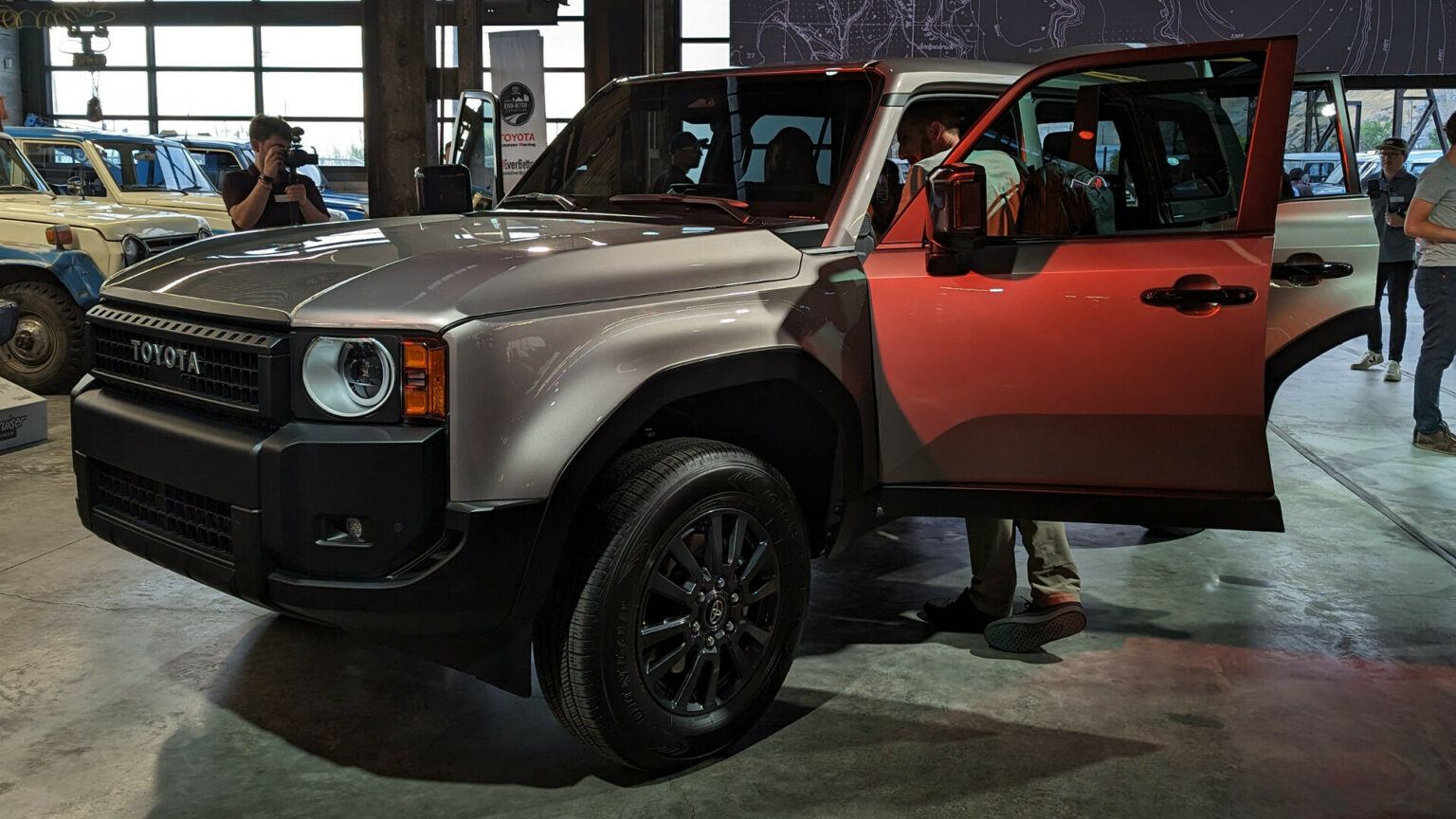 2024 Toyota Land Cruiser Returns To America With Hybrid Power And Huge ...