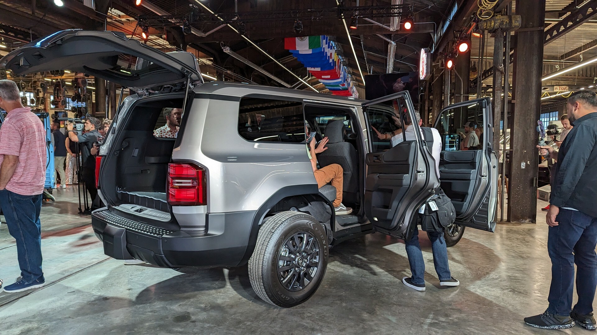 2024 Toyota Land Cruiser MG CarScoops 1