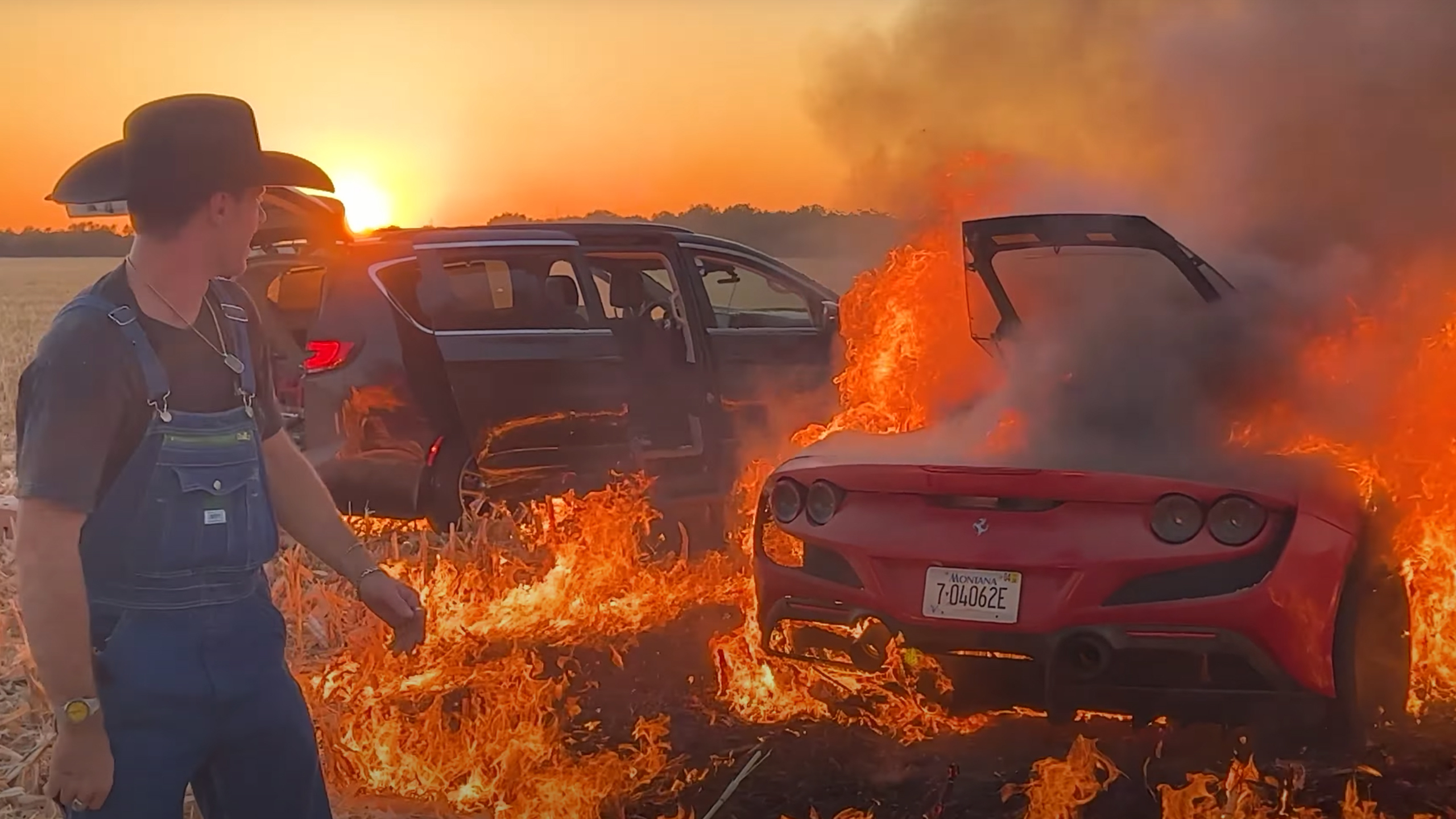 YouTuber patrzy, jak jego Ferrari F8 Tributo za 400 000 $ płonie po przejechaniu przez Kornfeld