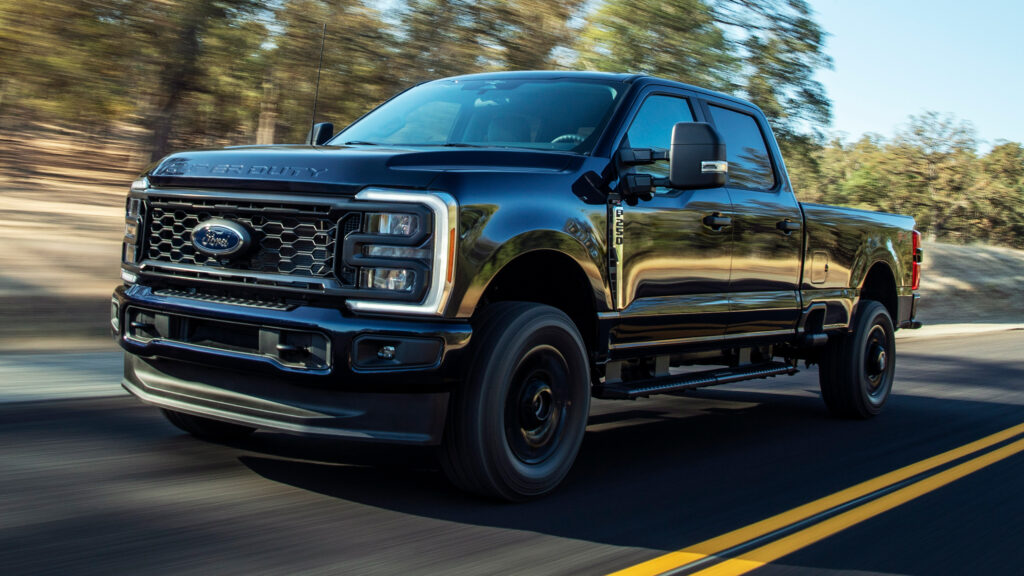  The Rear Axle Of 2023 Ford F-250 And F-350 Models Is At Risk Of Breaking