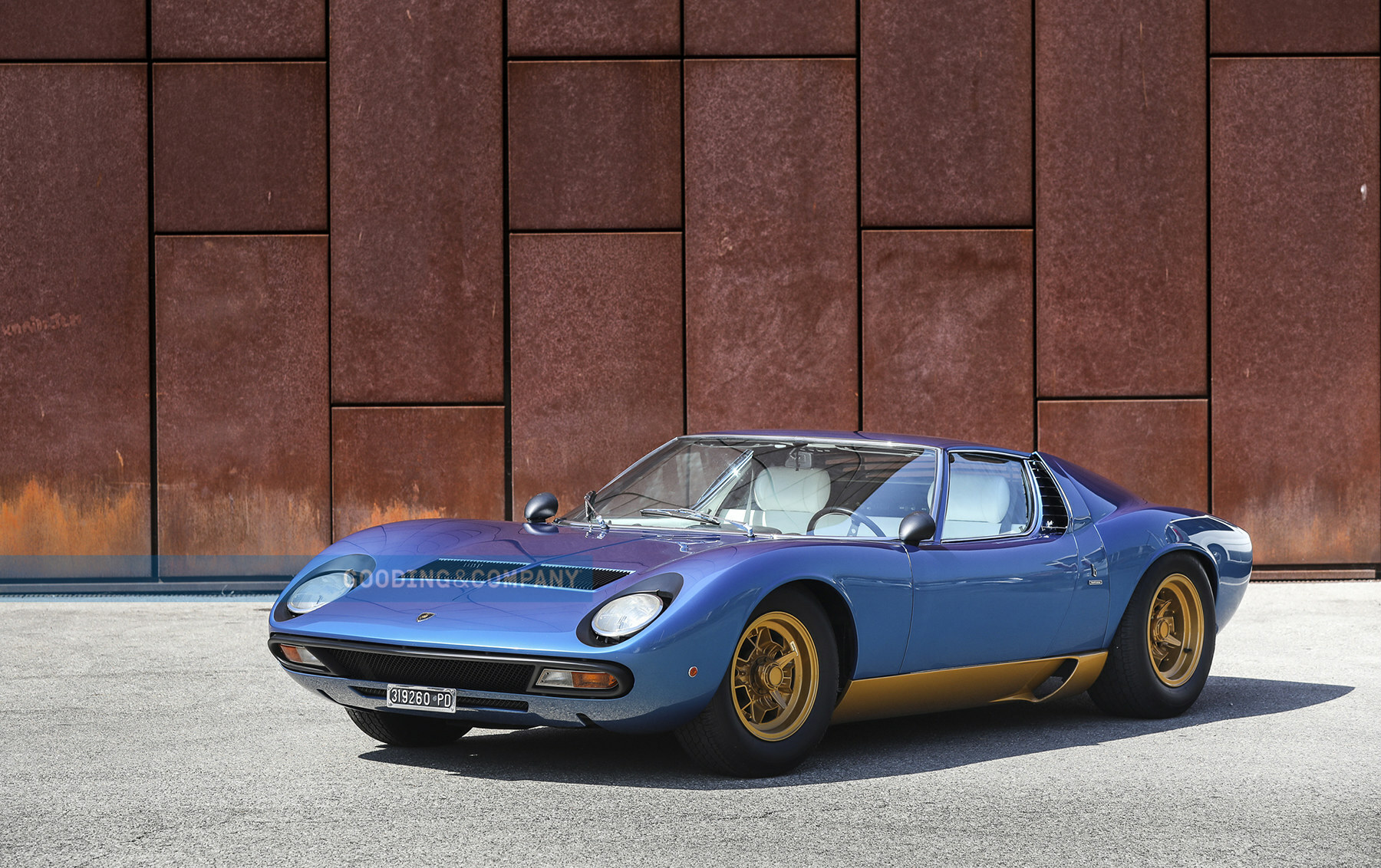 This Beautiful Blue-Gold 1972 Lamborghini Miura P400 SV Is The Perfect ...