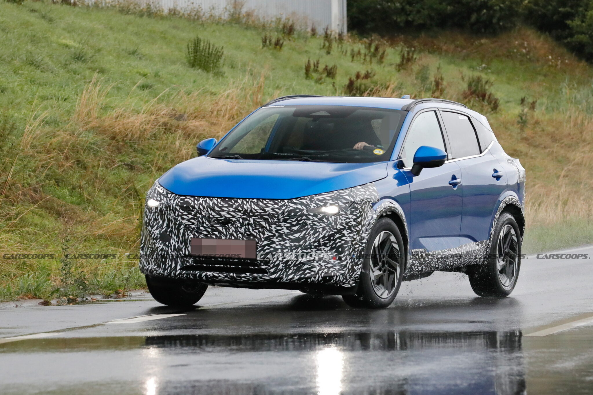 Nissan Qashqai Facelift Spied Hiding Its Redesigned Face | Carscoops