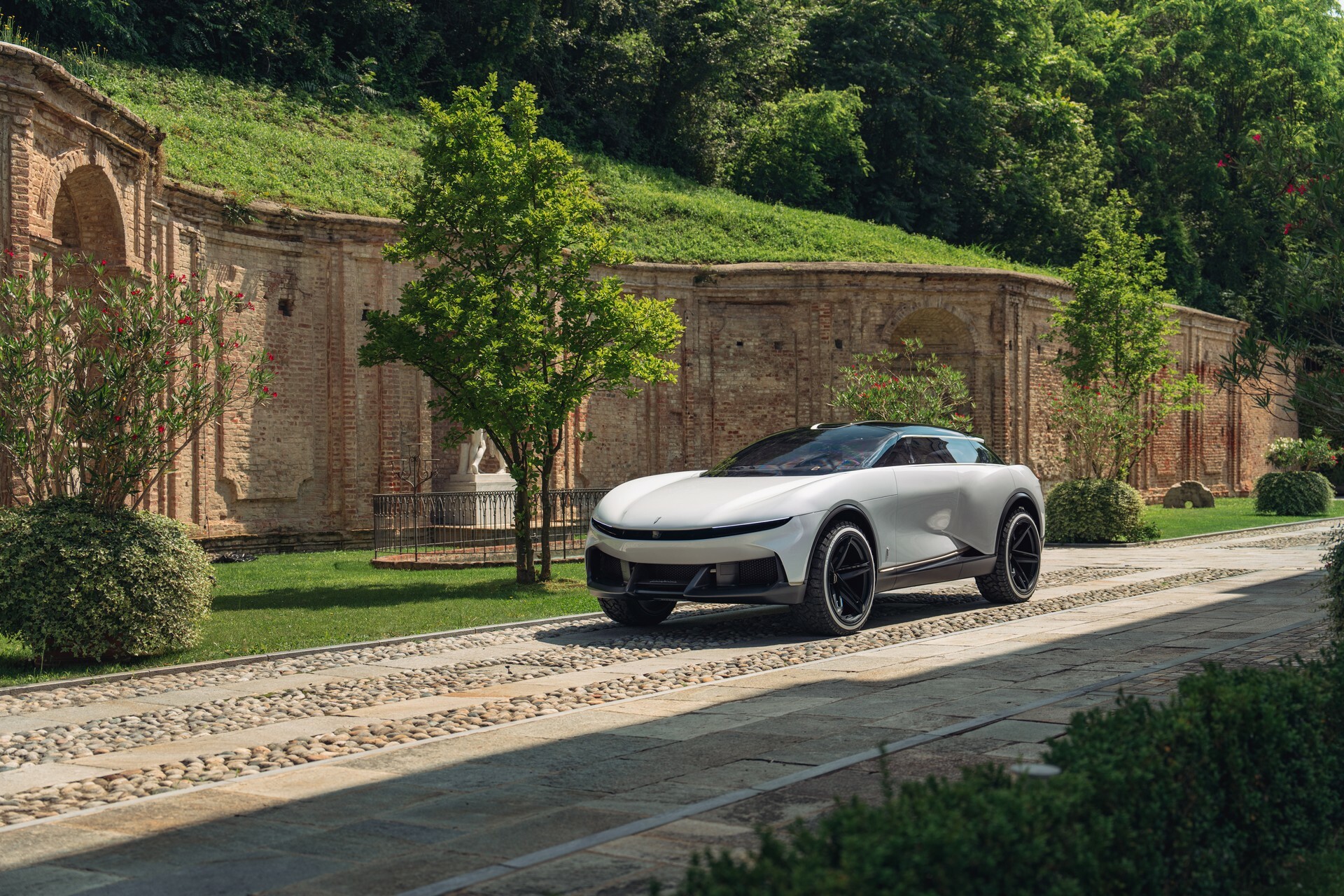Pininfarina PURA Vision - 12
