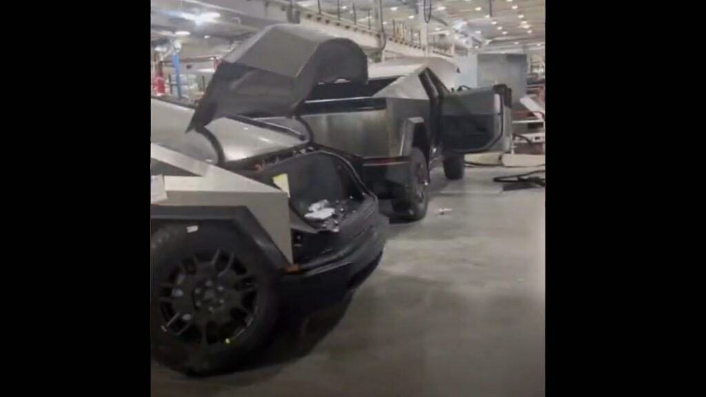  New Video Reveals Just How Small The Tesla Cybertruck’s Frunk Will Be