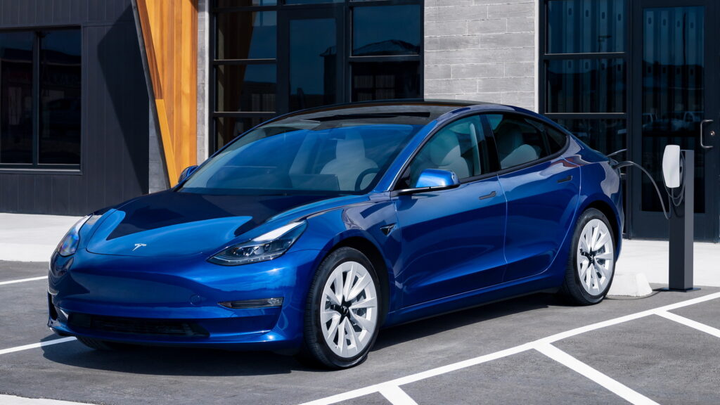  Tesla Model 3 Becomes First-Ever EV To Crack Into Top 10 Leased Vehicles In America