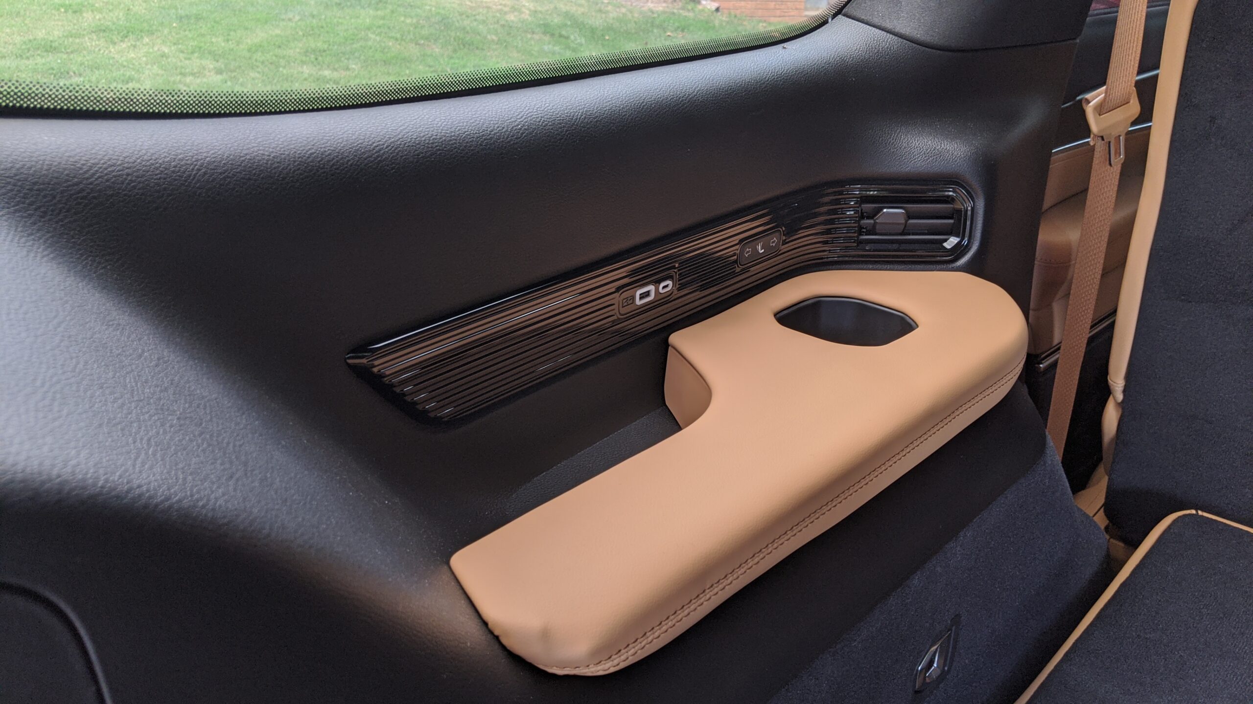 2023 Jeep Grand Wagoneer Series III 12 Stephen Rivers for Carscoops
