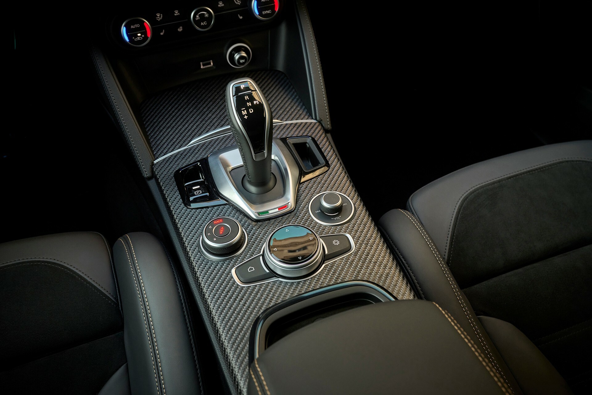 2024 Alfa Romeo Stelvio 922 9