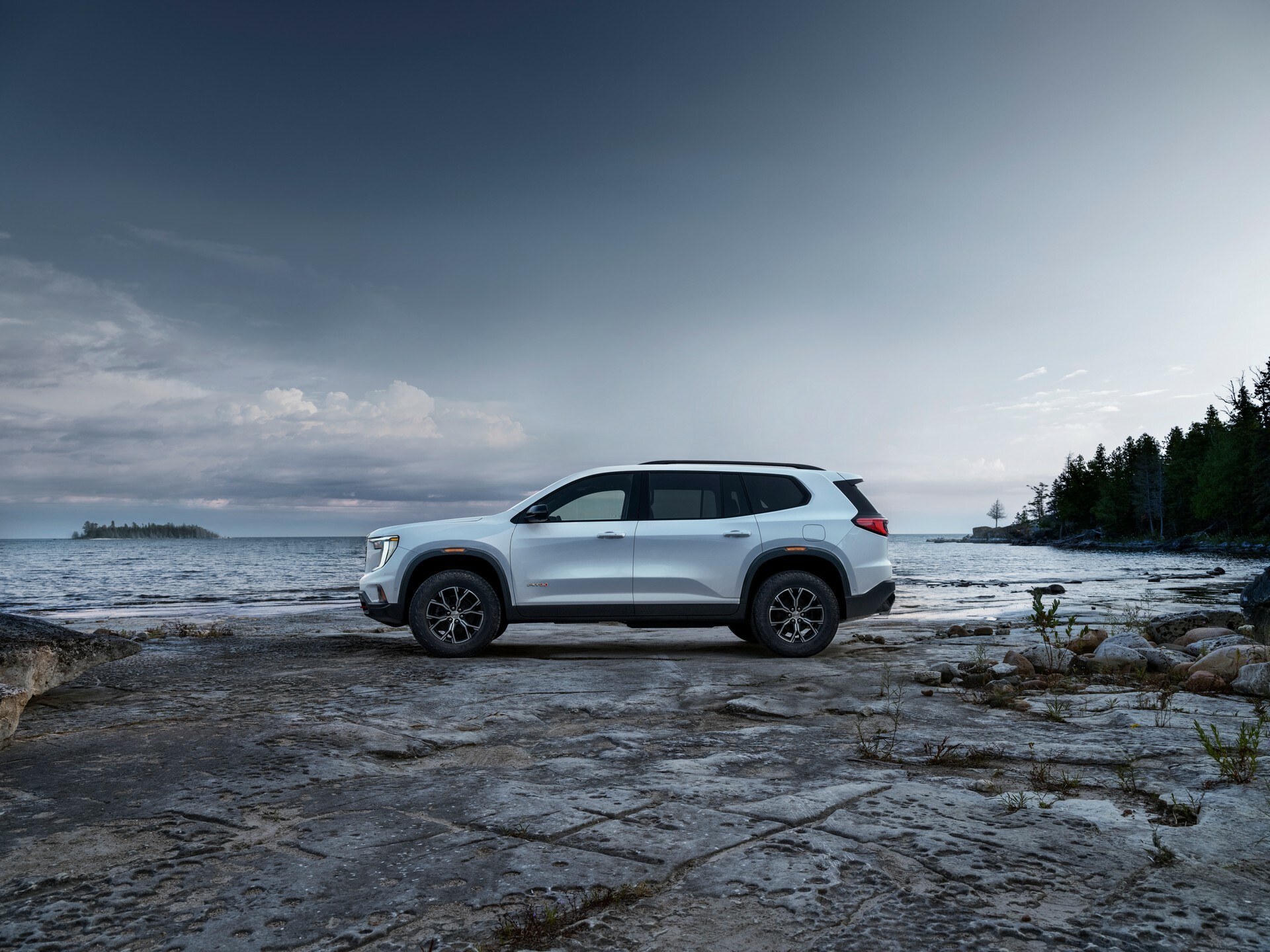 2024 GMC Acadia 911 5