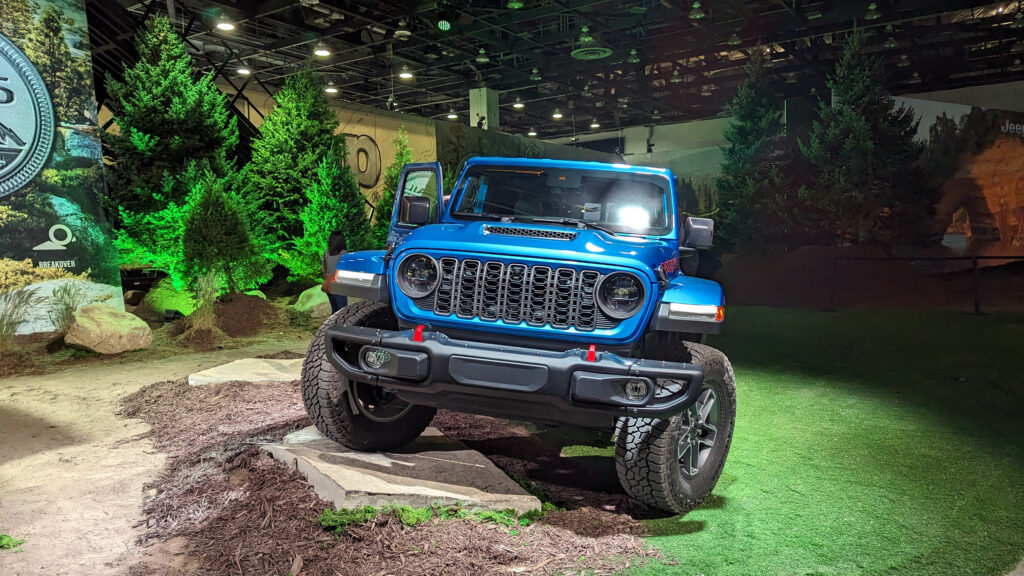 2024 Jeep Gladiator Updated With A New Face, Better Interior, And More  Standard Kit | Carscoops