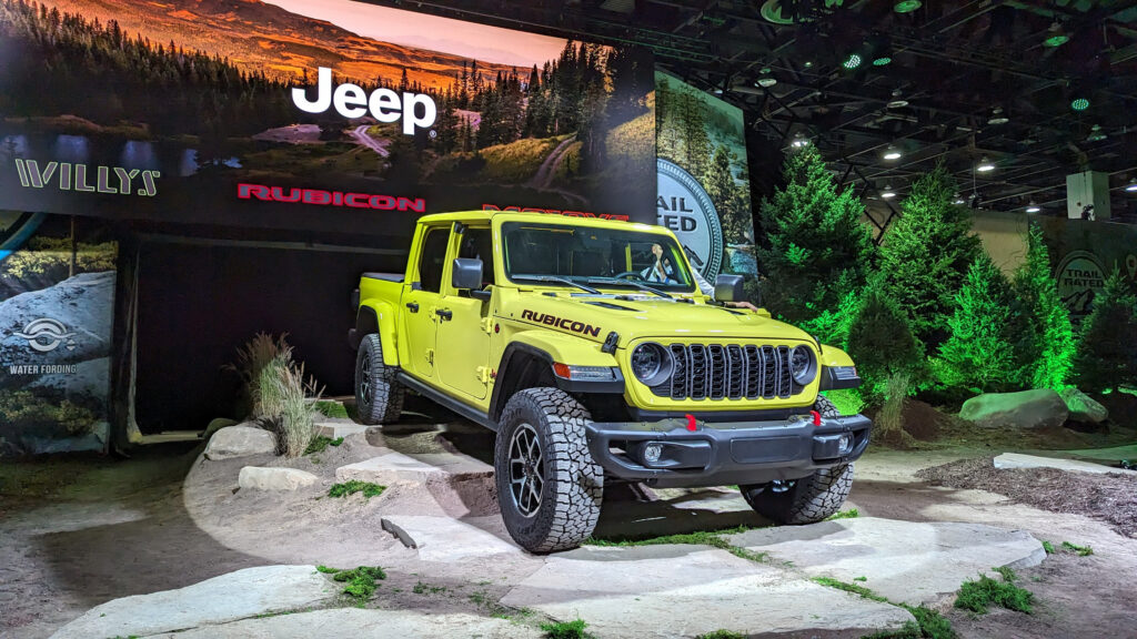 2024 Jeep Gladiator Updated With A New Face, Better Interior, And More  Standard Kit | Carscoops