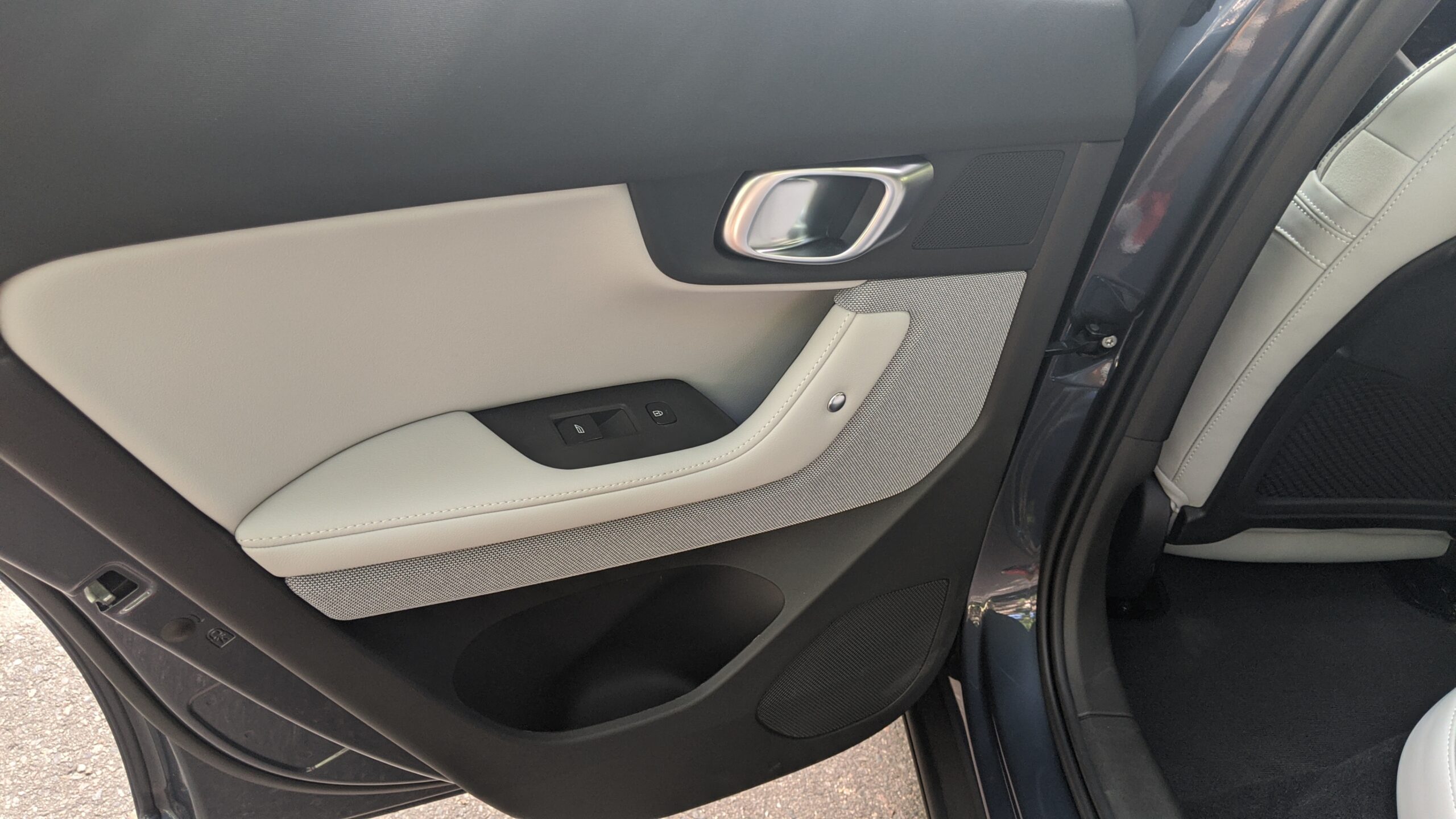 2024 Polestar 2 Stephen Rivers for Carscoops 51