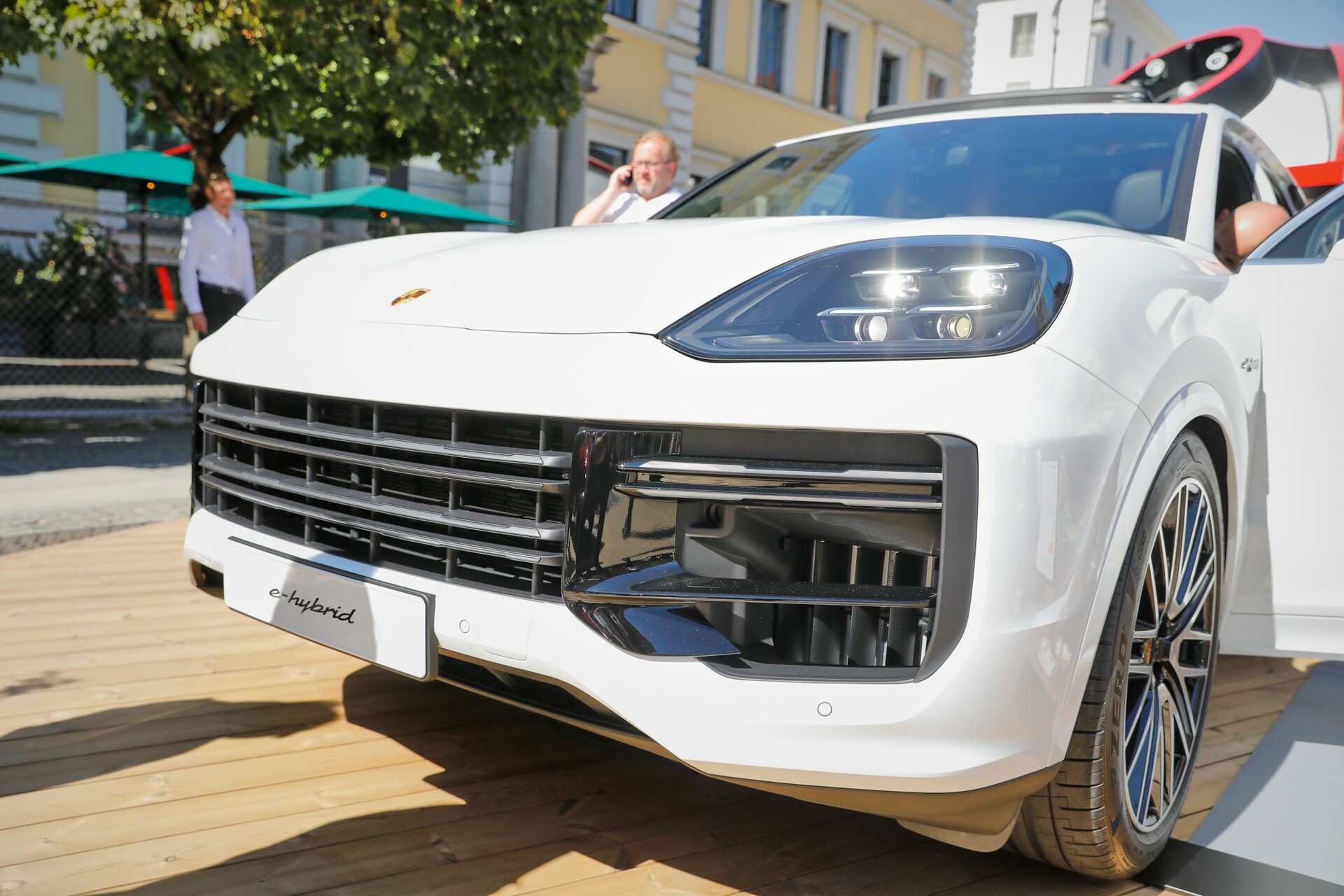 2024 Porsche Cayenne Turbo E-Hybrid - 17