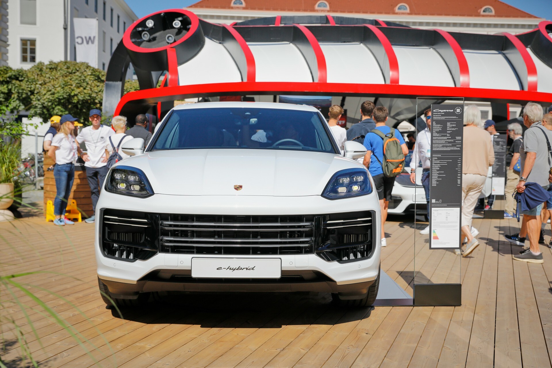 2024 Porsche Cayenne Turbo E-Hybrid - 2
