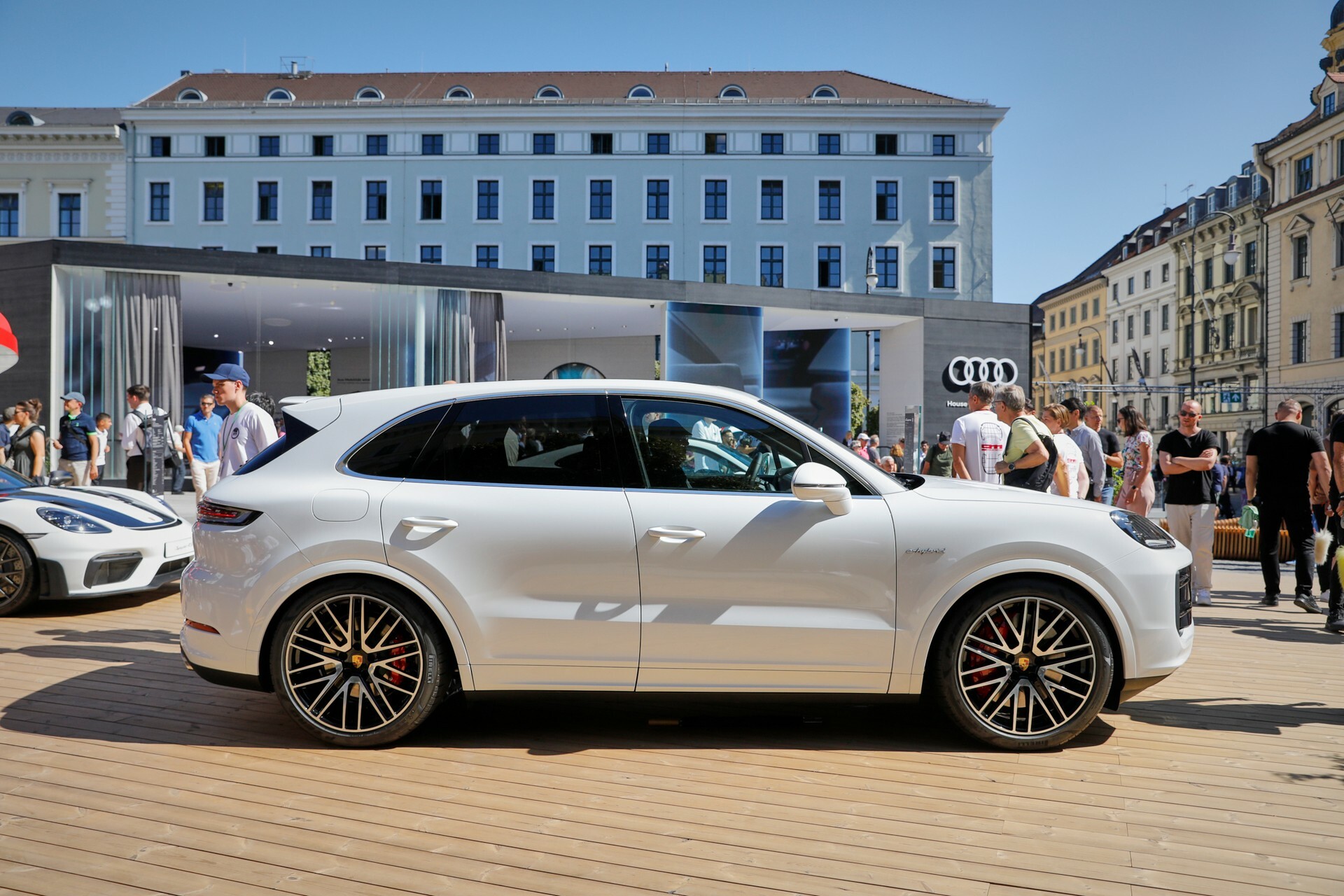 2024 Porsche Cayenne Turbo E-Hybrid - 7