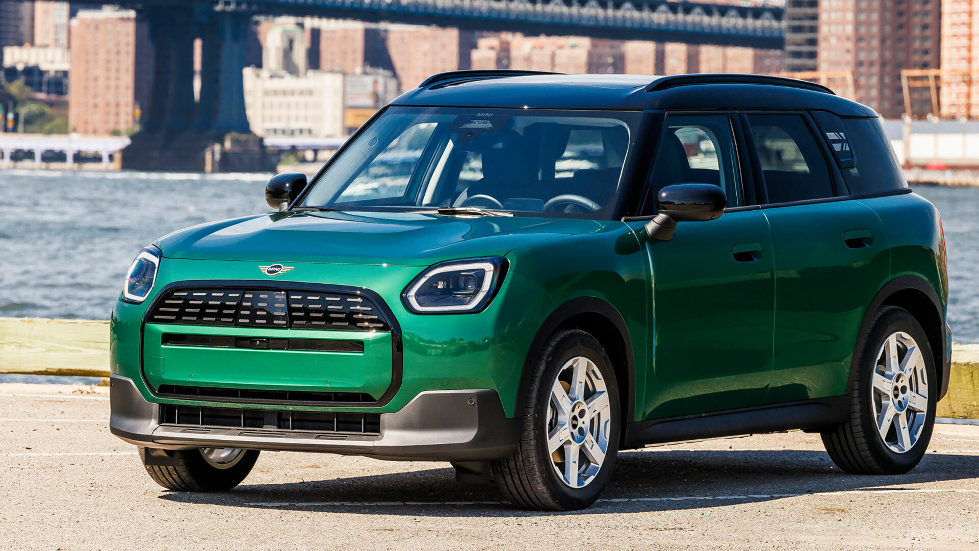 2025 MINI Countryman Electric Makes U.S. Debut, Confirmed For Fall 2024  Launch