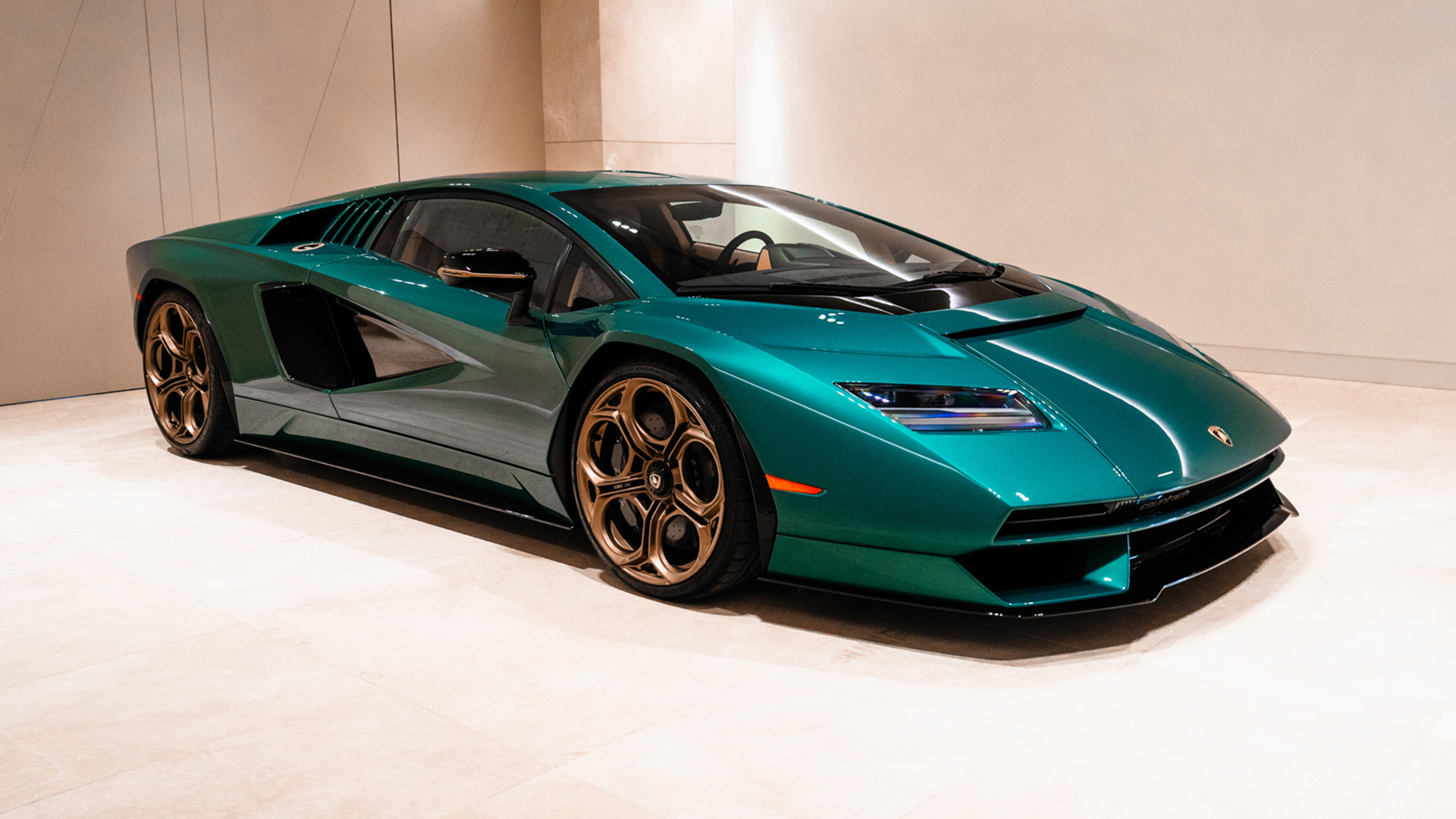 https://www.carscoops.com/wp-content/uploads/2023/09/Lamborghini-Countach-LPI-800-4-2a.jpg