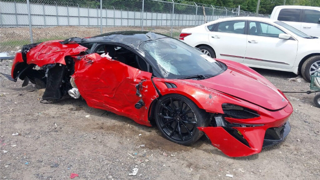  This Destroyed McLaren Artura Is A Very, Very Sad Sight