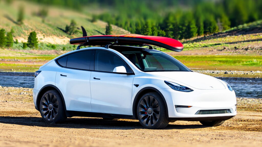  Tesla Removes Base Model Y From Website – Is It Getting Ready To Boost Cybertruck Production?
