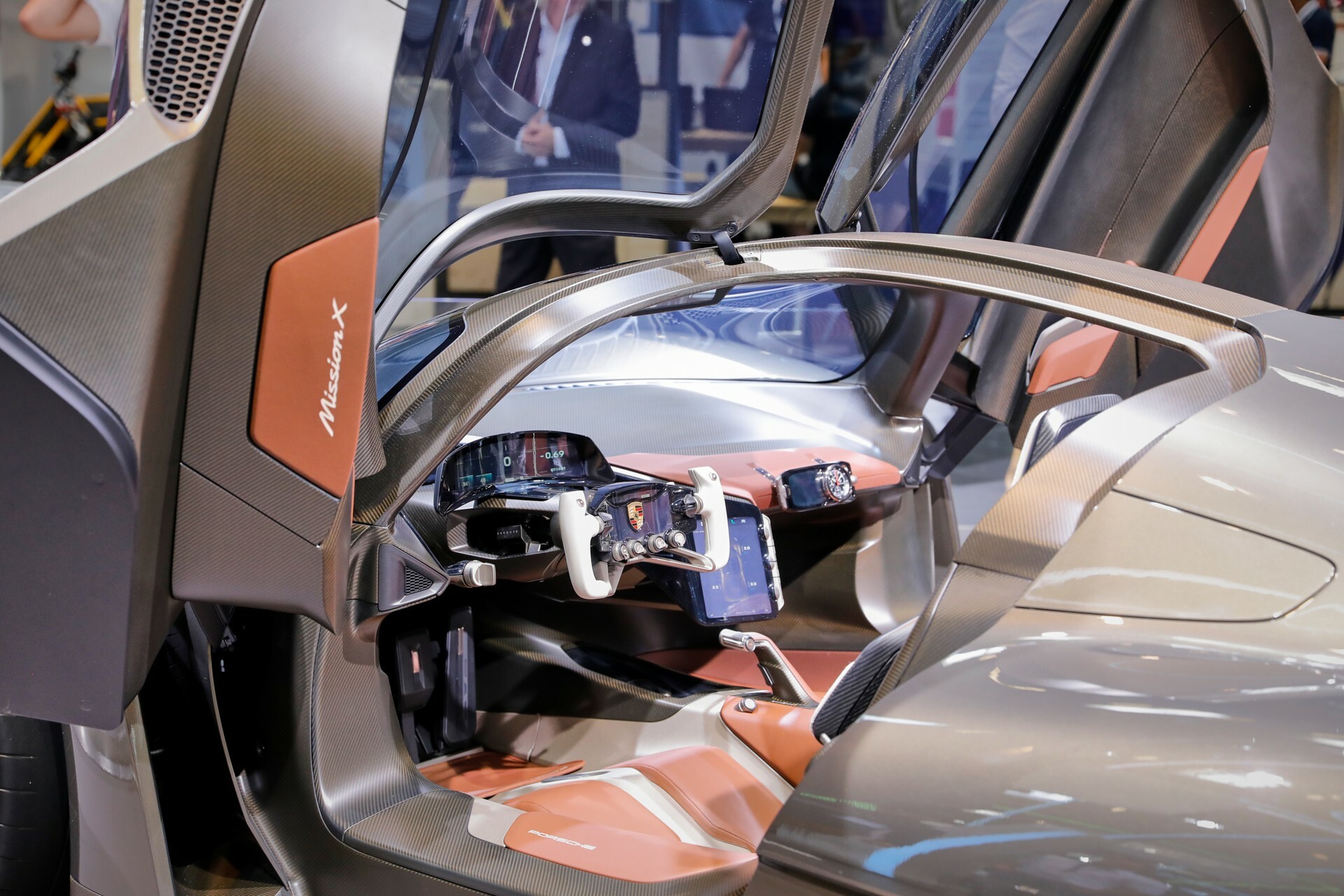 Porsche Mission X Munich CarScoops 908 1