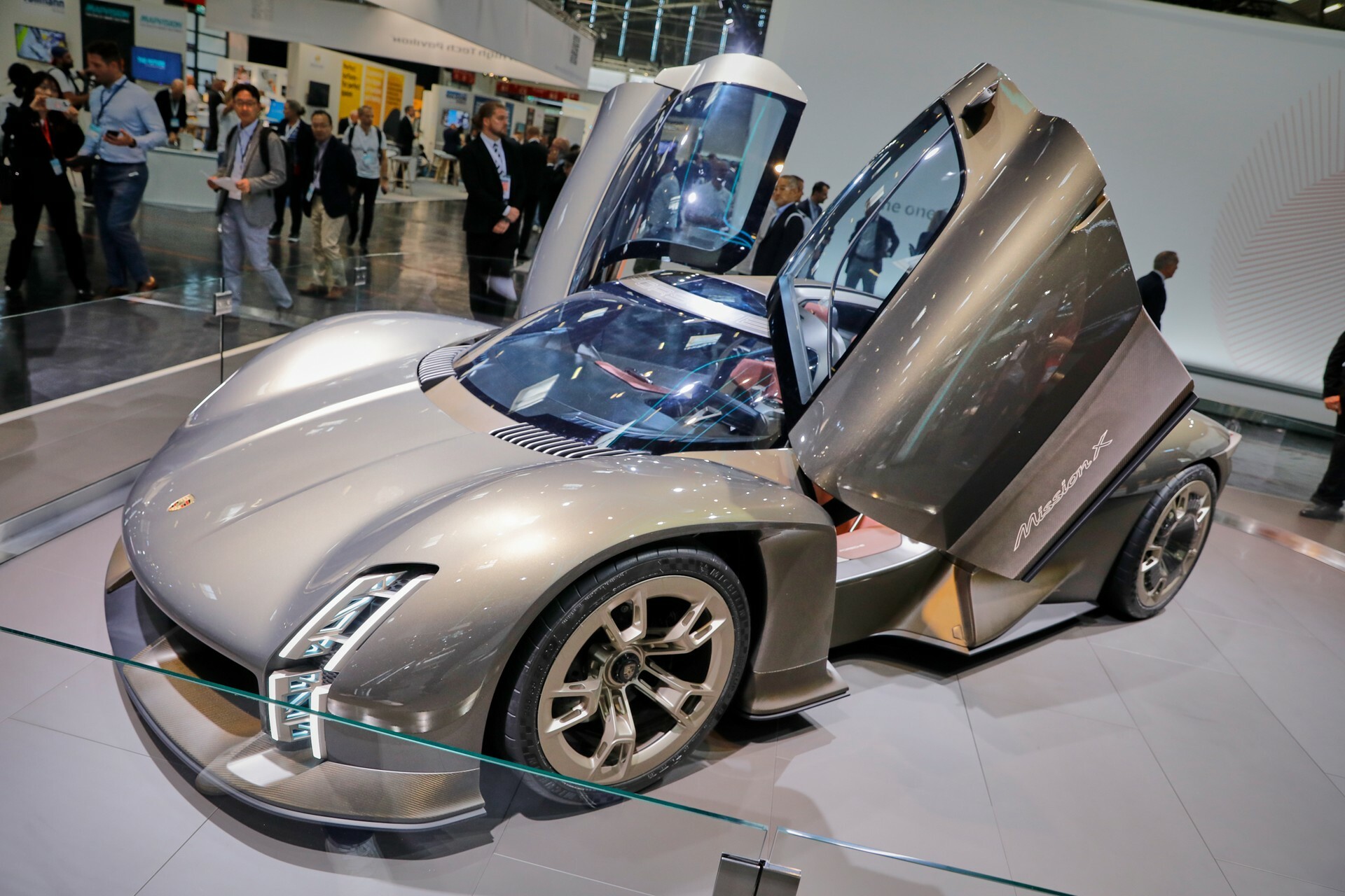 Porsche Mission X Munich CarScoops 908 15