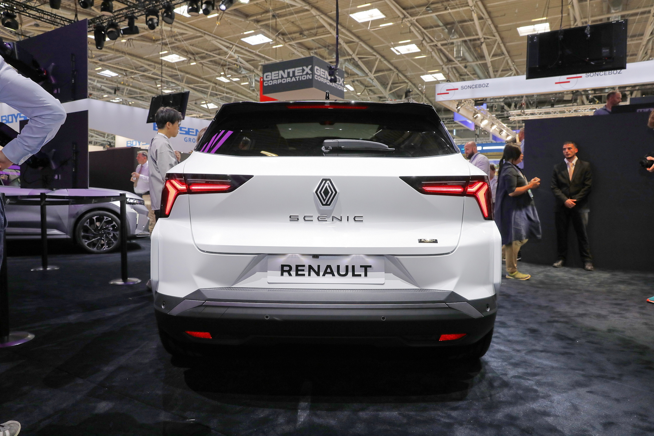2024 Renault Scenic E-Tech Is A Family-Friendly Electric Crossover With ...