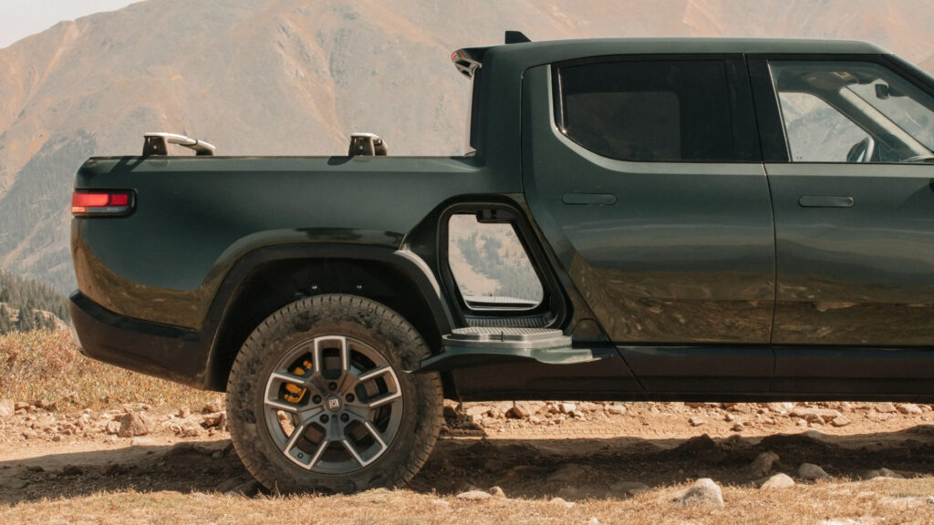  Rivian To Introduce Redesigned R1T Electric Tonneau Cover In Early 2024