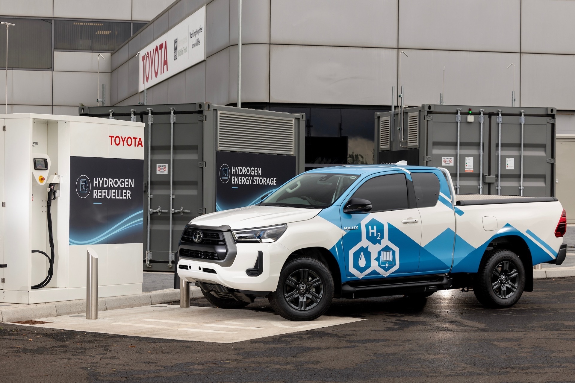 Toyota Hilux Hydrogen Prototype 10