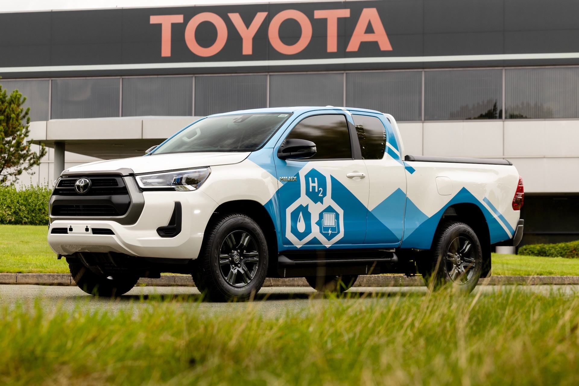 Toyota Hilux Hydrogen Prototype 11