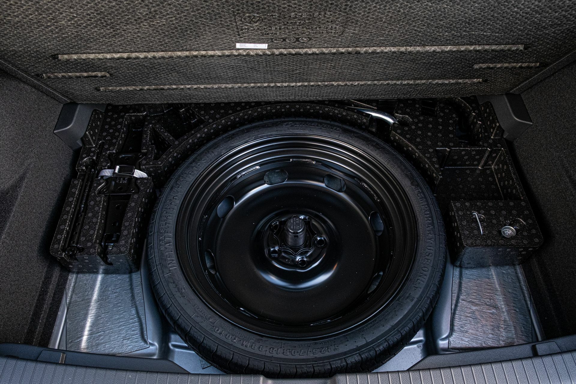 VW T-Roc R - 22