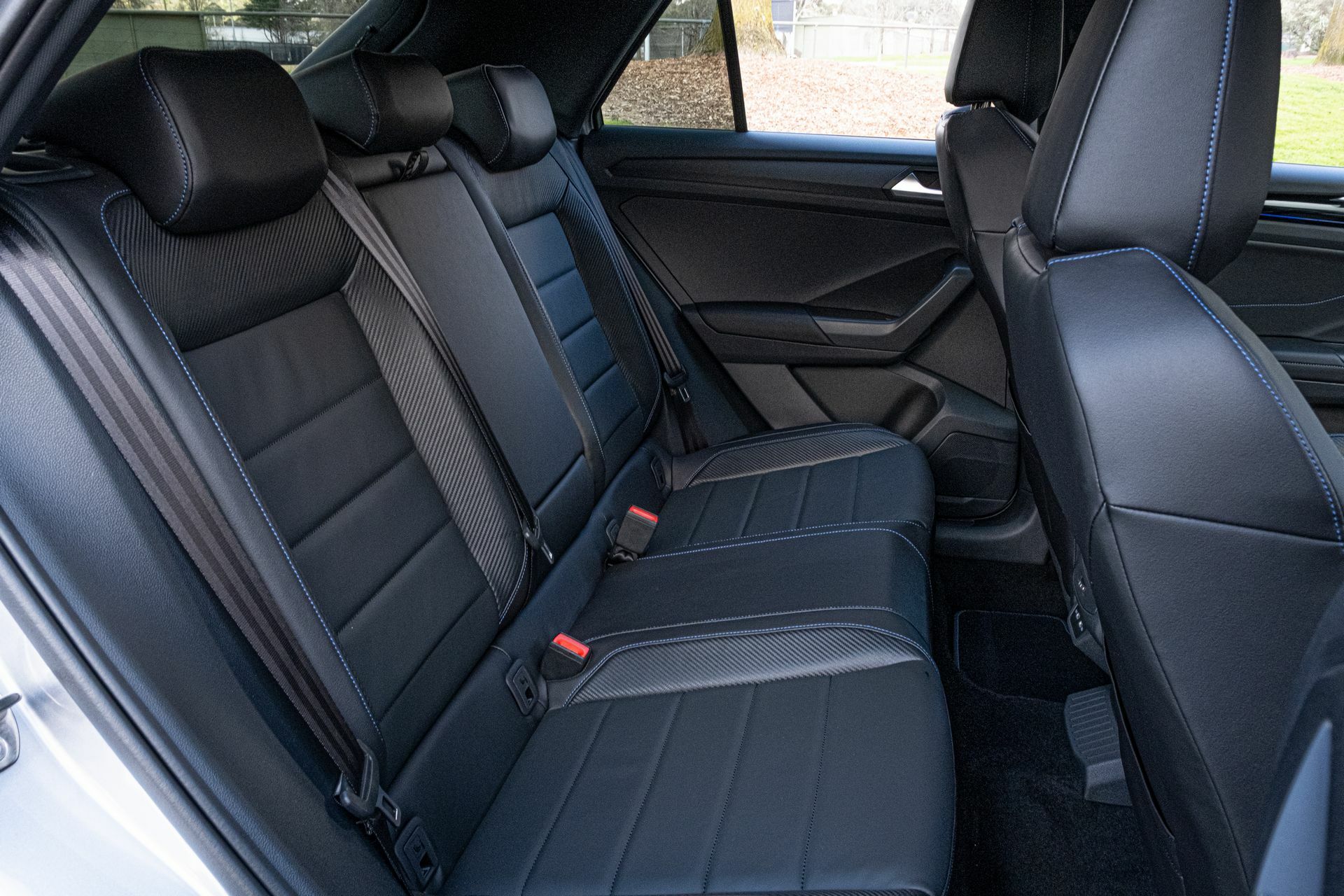 VW T-Roc R - 25