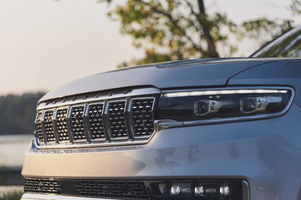 Review: The 2023 Jeep Grand Wagoneer Is A Private Jet For The Road |  Carscoops