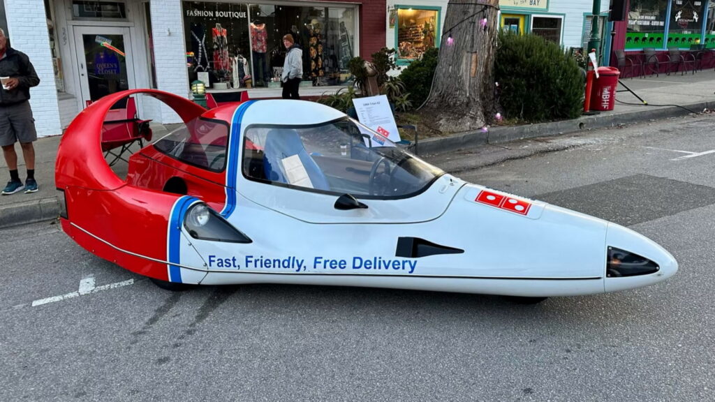  The Coolest Pizza Delivery Vehicle Looks Like A Rocket But Was Really Bad At Its Job