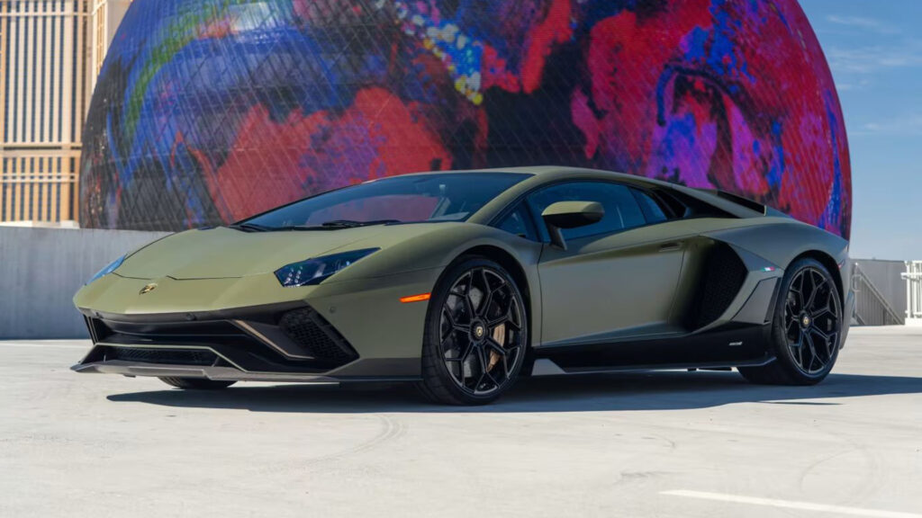  Rare Matte Green Lamborghini Aventador Ultimae Is Anything But Stealthy