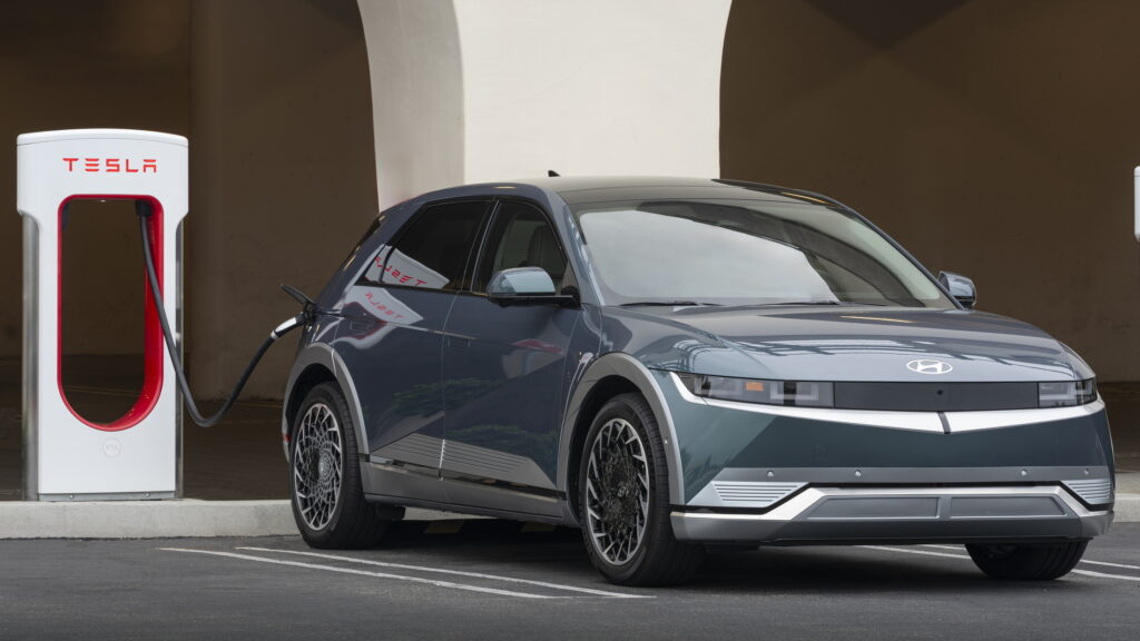  Hyundai, Genesis, Kia Hop On Tesla’s Charging Bandwagon Starting In 2024