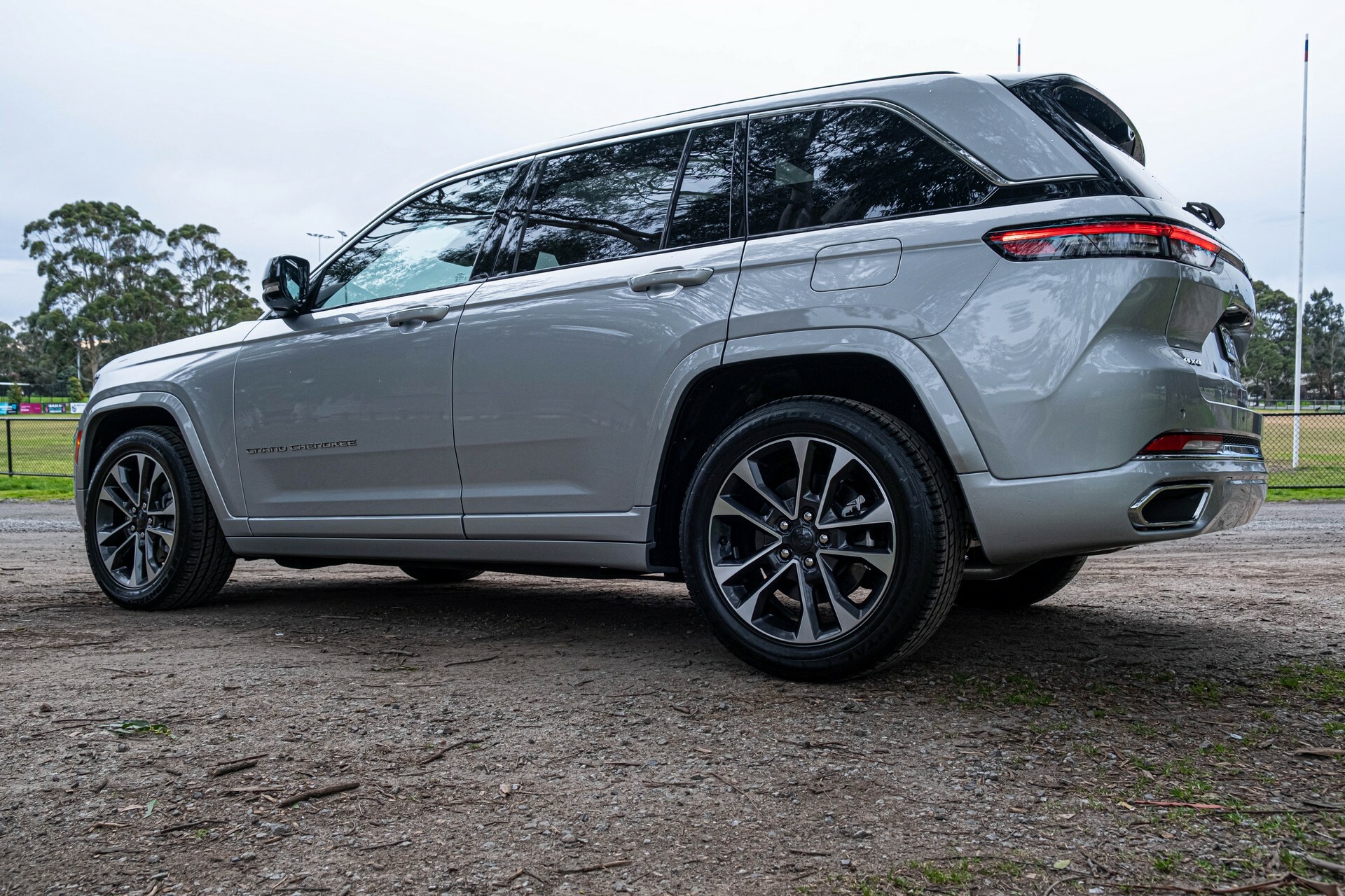 Review 2023 Jeep Grand Cherokee Overland Is A Seismic Leap Forward Carscoops