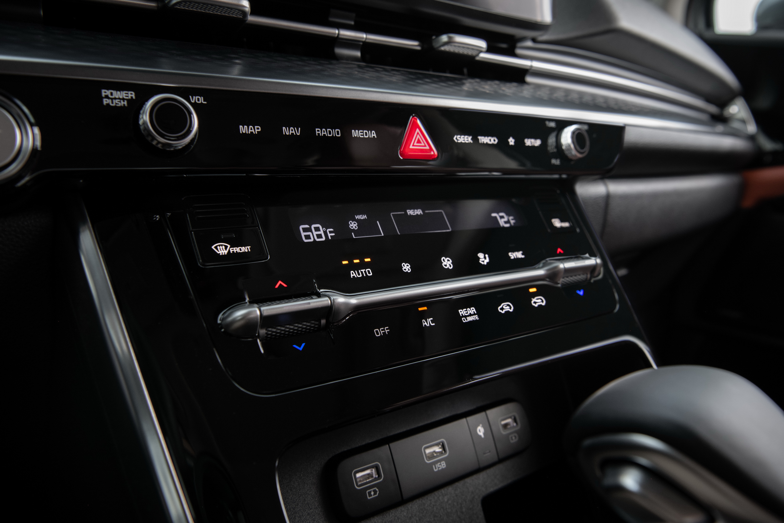 2024 Kia Carnival 14 Interior