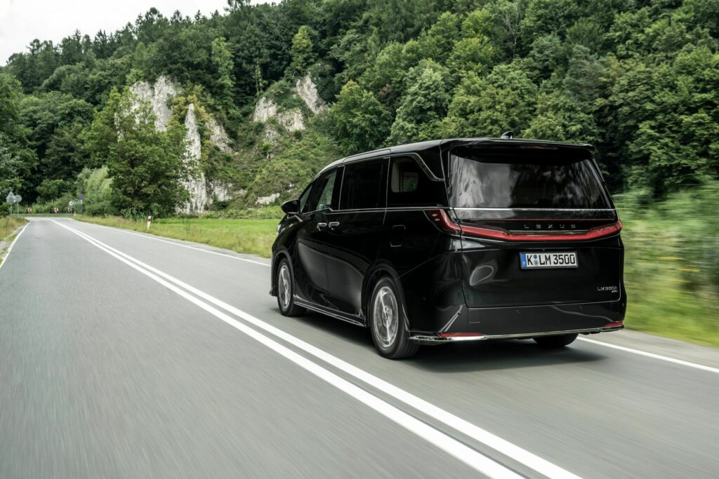 2024 Lexus LM
