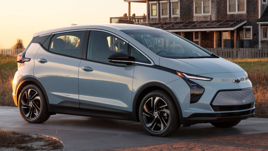  GM Giving $1,400 Gift Cards To 2020-2022 Bolt Owners Who Fit Battery Diagnostics Software