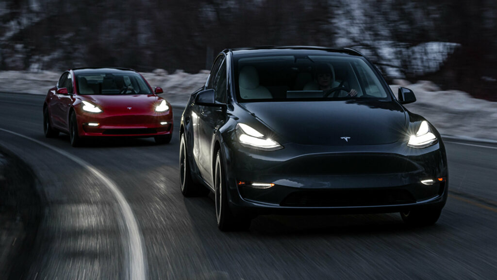  Tesla Production And Delivery Figures Fall In Q3, Prompting Share Price Drop