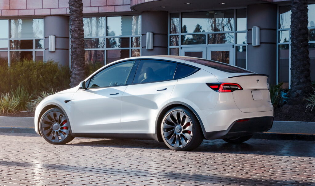     Le propriétaire de Tesla surpris par une facture de réparation de 21 000 $ après 