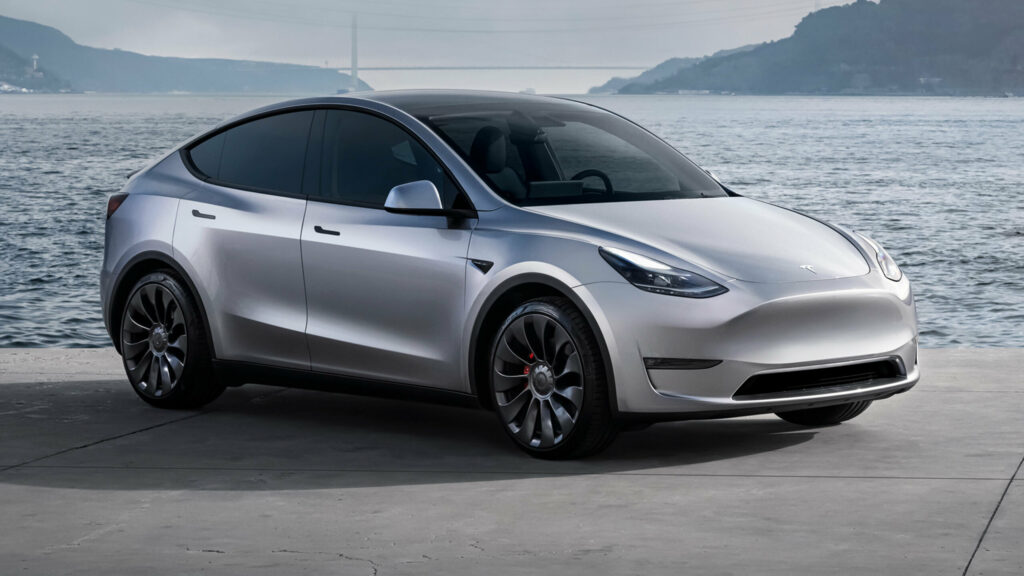  Tesla Launches New Base Model Y RWD In The U.S. Priced From $43,990