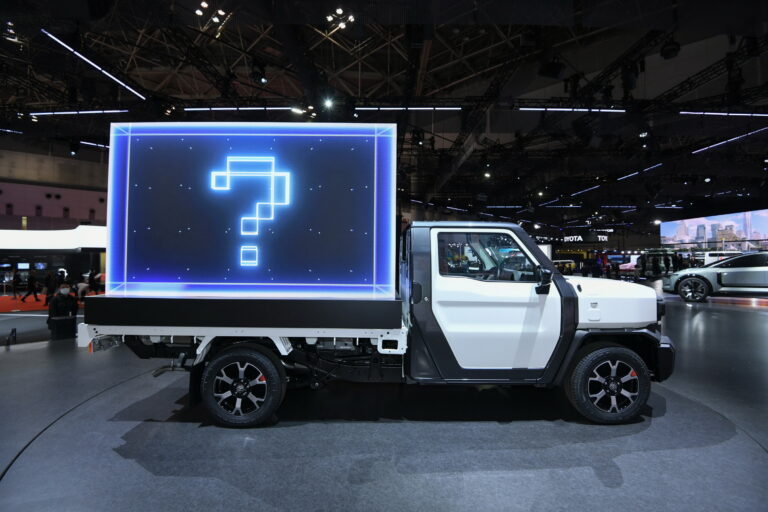Toyota IMV 0 Concept Is A Hilux-Sized Pickup With Endless Possibilities ...