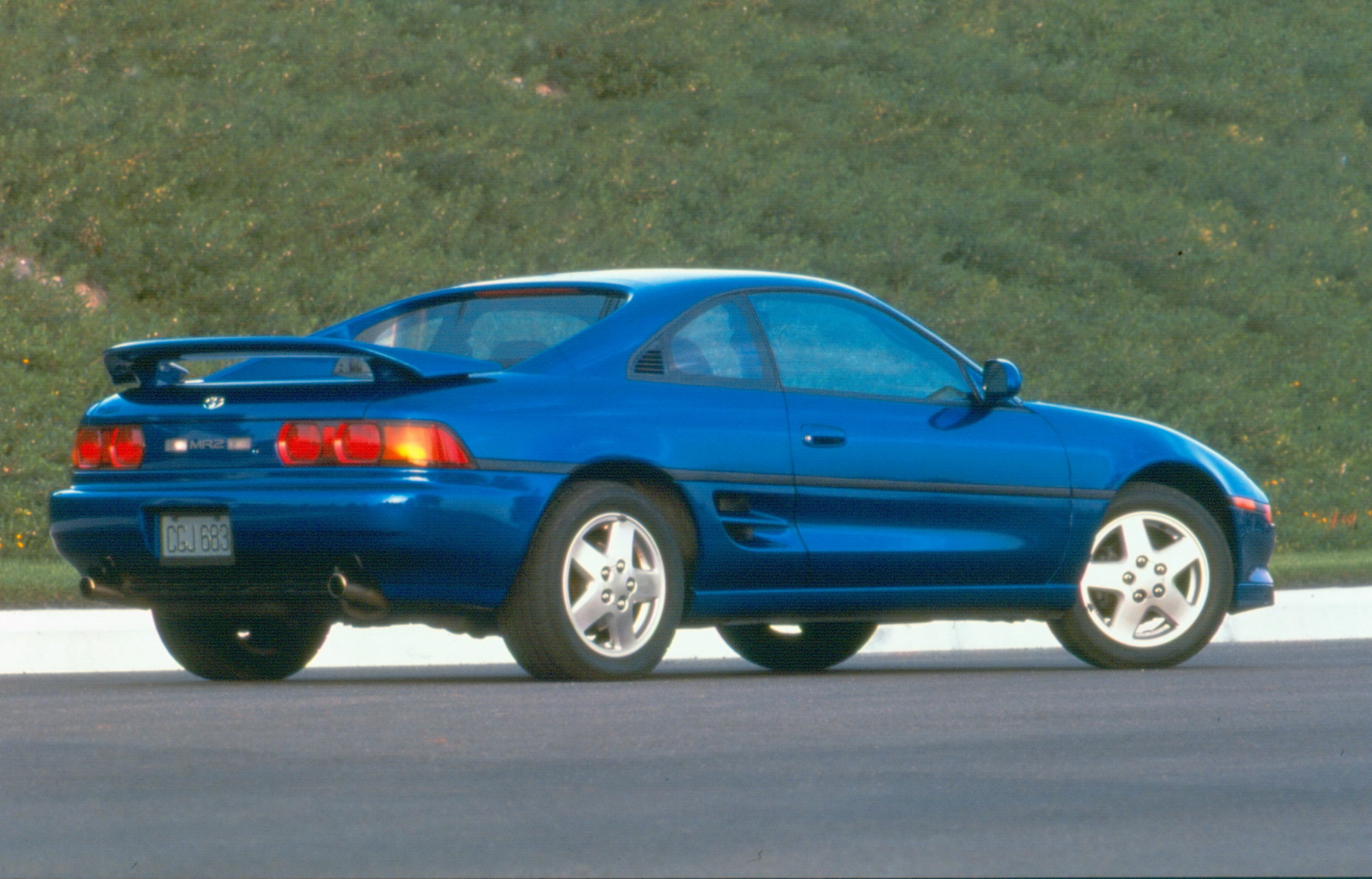 Купе 2000 годов. Toyota mr2 1995. Toyota купе 2000. Toyota mr2 1989-2000. Toyota купе 1990.