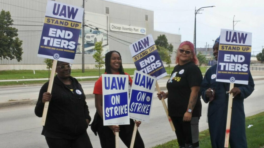     L'UAW reste ferme, mais n'attendra plus le vendredi pour prolonger la grève