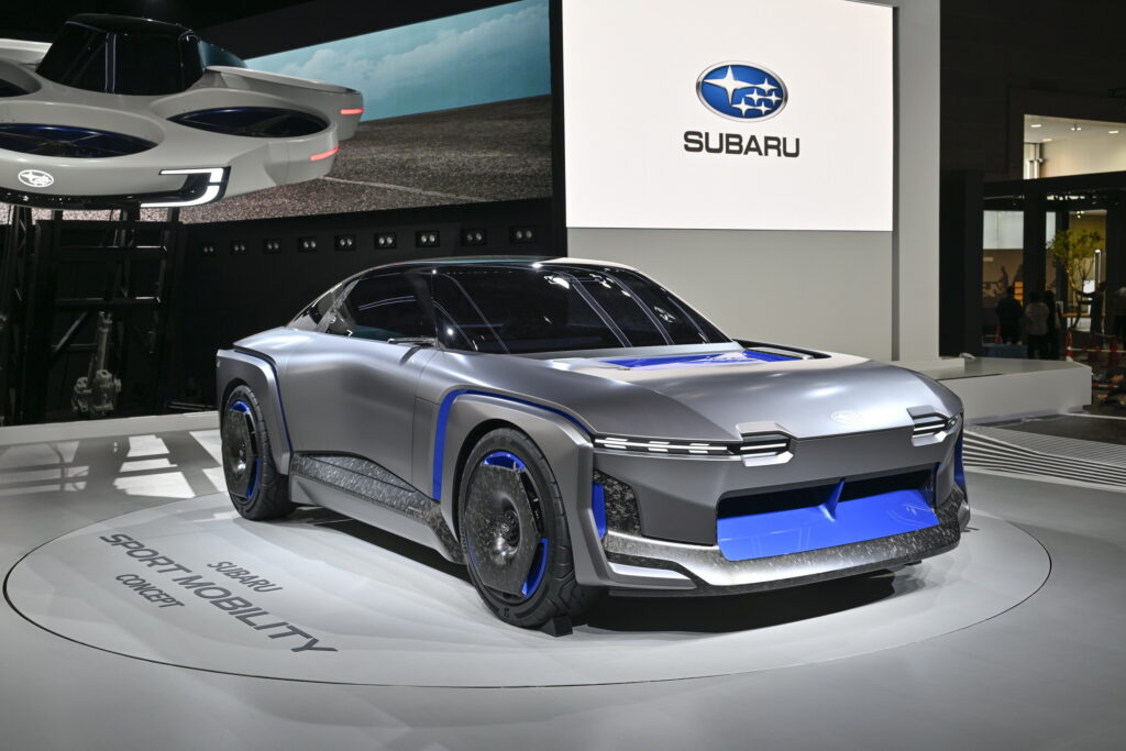     JMS の未来的な日本のスポーツカー コンセプトで一番好きなのはどれですか?