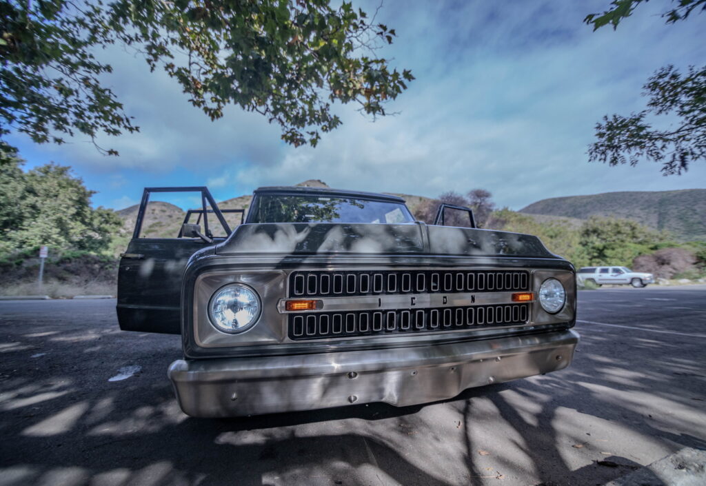 Icon's 1970 Suburban is a 1000-hp highway hauler - Hagerty Media