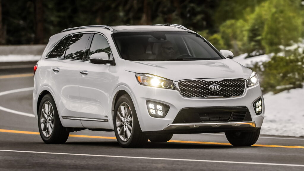  Feds Investigate How Frequently Kia Sorento Engines Blow After Dozen Complaints