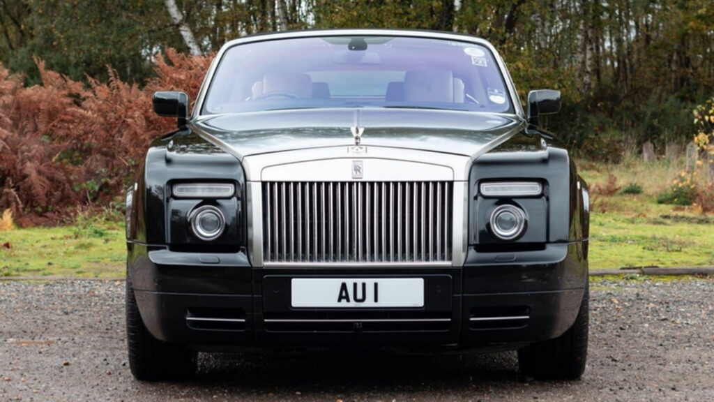  “AU 1” License Plate From Goldfinger Could Sell For $375,000