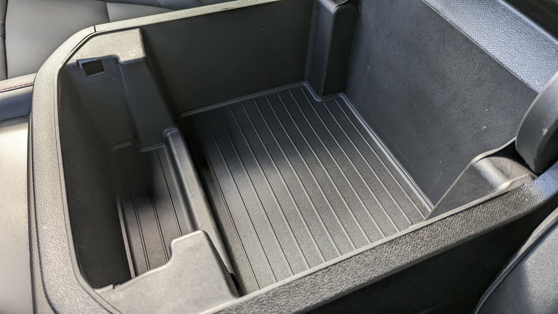 2023 Chevrolet Tahoe RST Performance Edition MG CarScoops 1105 204