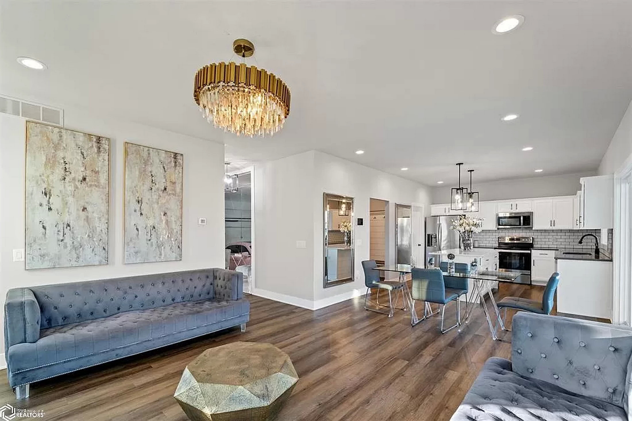 2023 Iowa Glass Garage Zillow 13